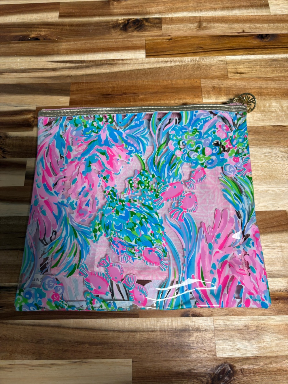 Lilly Pulitzer Clear Best Fishes Beach Pouch - Pink Multi - Water Resistant - Picture 4 of 8